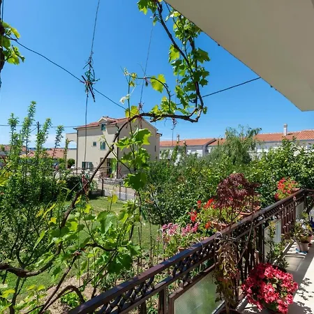 3 Bedroom Beautiful In Kastel Luksic * Kaštela