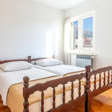 Apartament 3 Bedroom Beautiful In Kastel Luksic *
