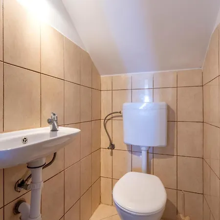 Apartament 3 Bedroom Beautiful In Kastel Luksic