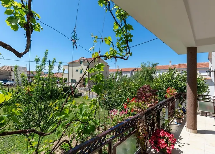 Don Petra Katunarica Vi * Kaštela